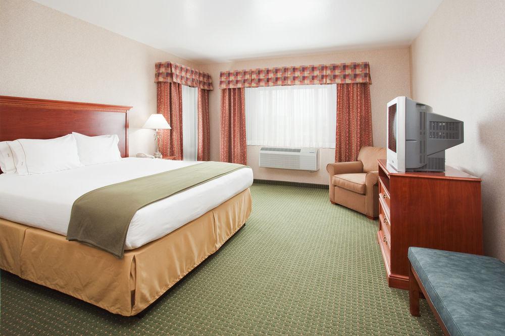 Express & By Ihg Hotel 3*