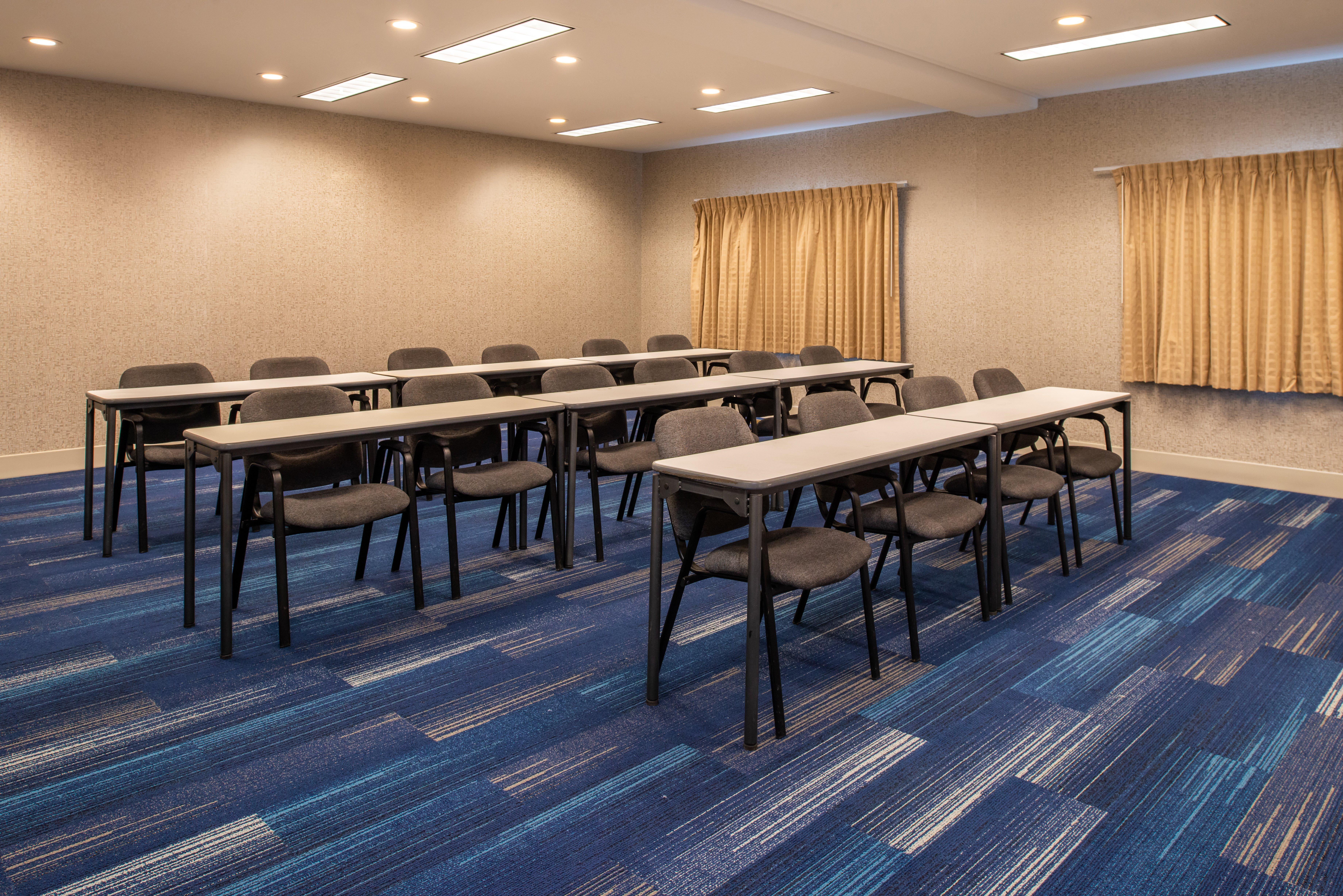 Express & By Ihg Hotel 3*