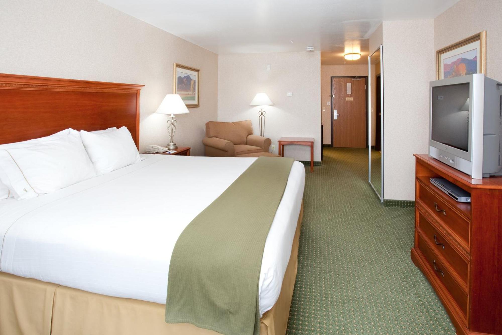Hotel Express & By Ihg