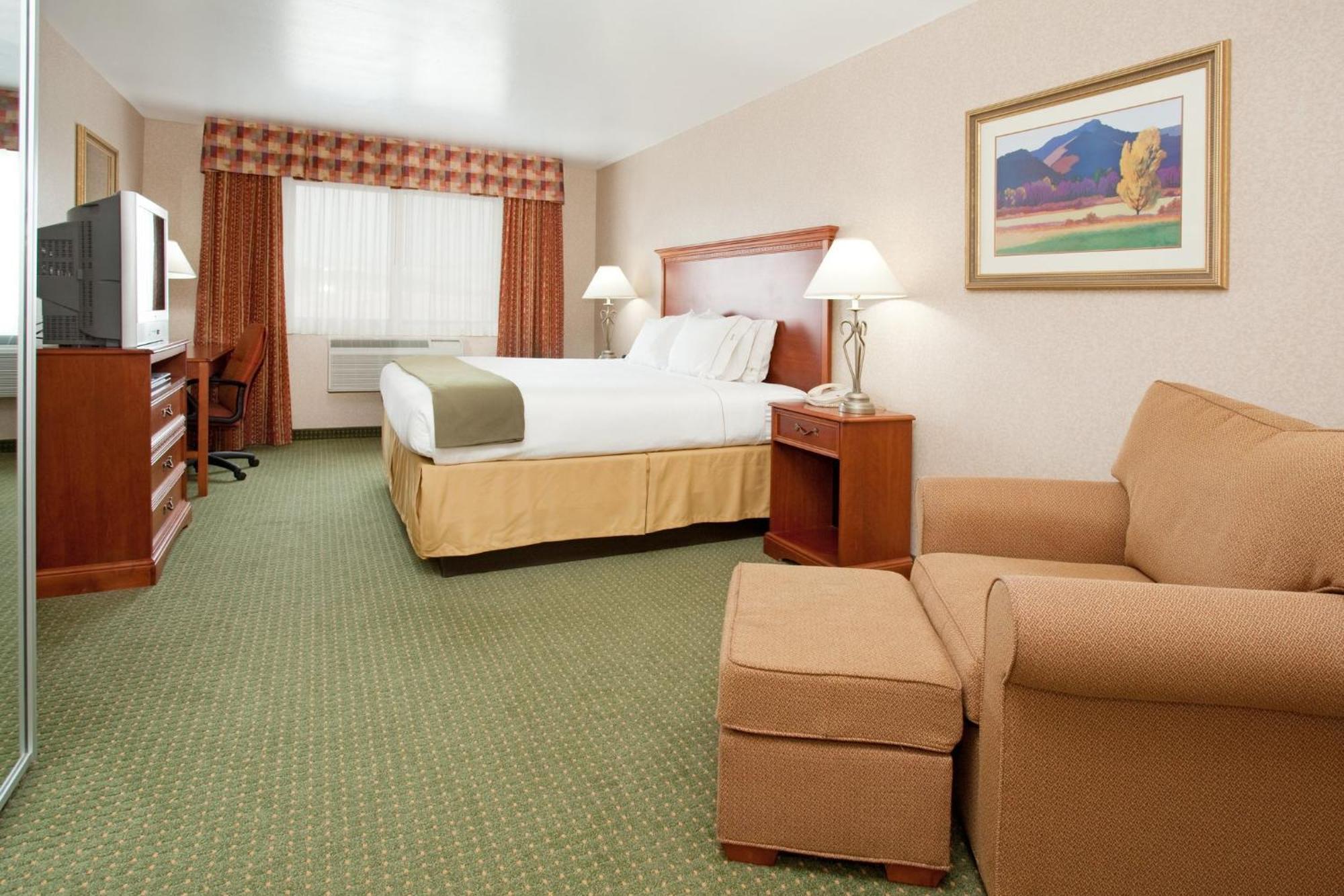 Hotel Express & By Ihg 3*
