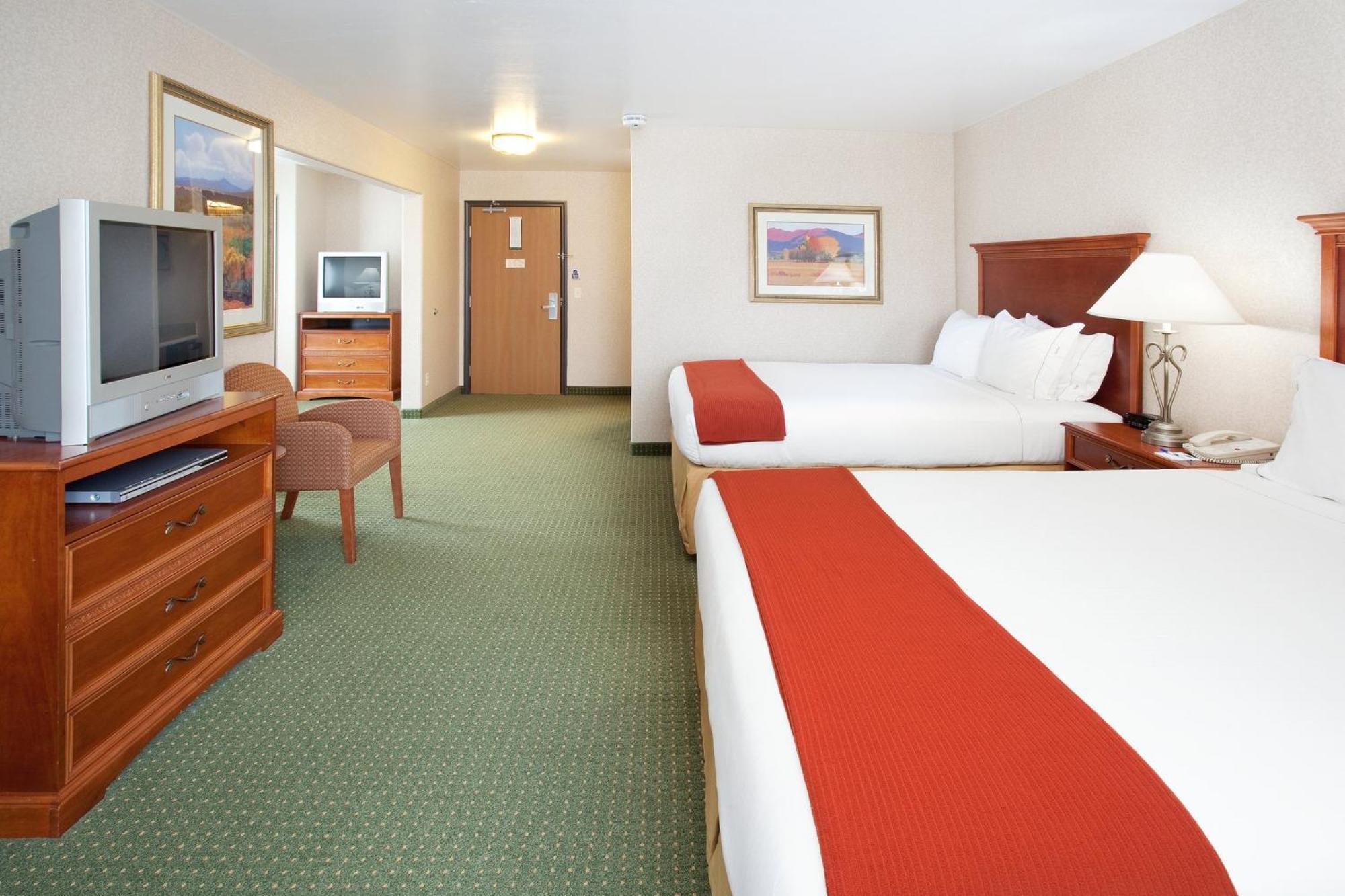 Express & By Ihg 3*